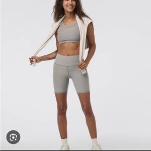 Vuori Clean Elevation set in cobblestone heather colour